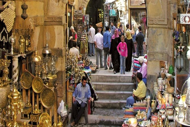 Private Day Tour of Giza Pyramids, Egyptian Museum, and Bazaar" - The Great Sphinx and its limestone face