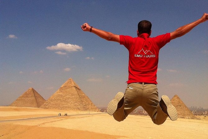 Private Full-Day Tour Visiting Giza Pyramids, Egyptian Museum and Old Market - What this private Cairo day is really like