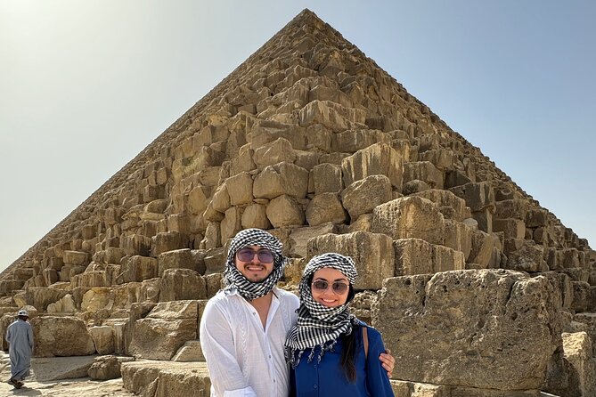 Private Giza Pyramids & Sphinx Day Tour with Lunch from Cairo - Menkaure and the smaller southern pyramid