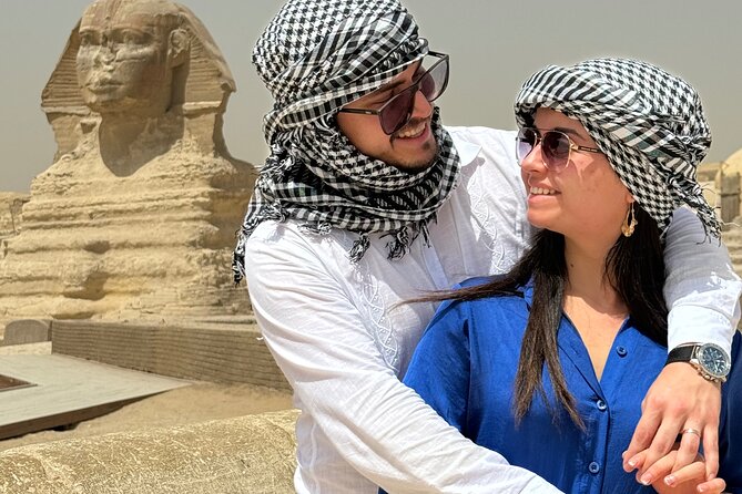 Private Giza Pyramids & Sphinx Day Tour with Lunch from Cairo - Khafre and the surviving cap of stone