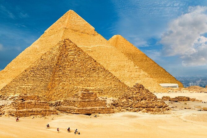 Private Giza Pyramids & Sphinx Day Tour with Lunch from Cairo - Meeting the Great Sphinx