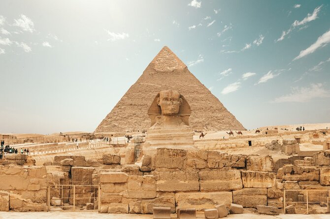 Private Giza Pyramids & Sphinx Day Tour with Lunch from Cairo - The plateau viewpoint and photo time