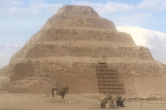 Private Sightseeing tour to Giza pyramids Sakkara & Memphis - Starting at the Giza Pyramids around 8 AM