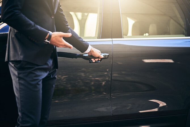 Private SSH Airport Transfer Services - Luggage, vehicles, and child seats