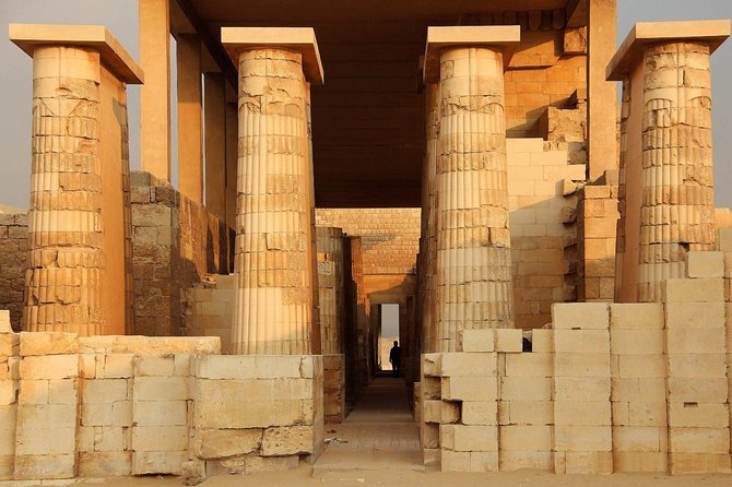 Private Tour: Pyramids of Giza Memphis Saqqara with Lunch - The guides are a major part of the value