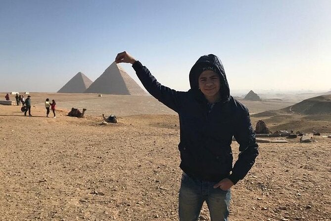 Private Tour to Giza pyramids & Grand Museum from Alexandria Port - Seeing the three pyramids at Giza