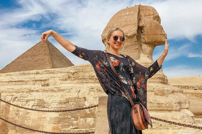Private Tour to Giza Pyramids,Sphinx,Egyptian Museum&local lunch - Starting at the Giza Pyramids
