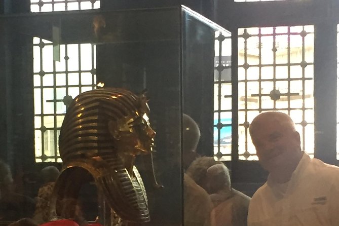 Private tour to Giza Pyramids,Sphinx,Egyptian Museum with Local Lunch - A falafel or koshary lunch
