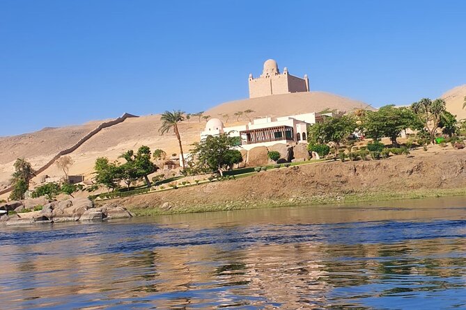 Private Trip to Nubian Village and Felucca Ride in Aswan - Switching Boats Near the Nubian Village