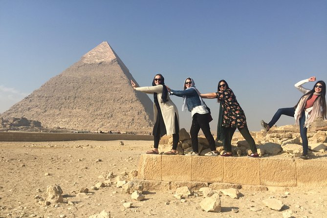 Privet Tour to Pyramids of Giza, Sphinx & Memphis and Saqqara - Giza’s three pyramids in about two hours
