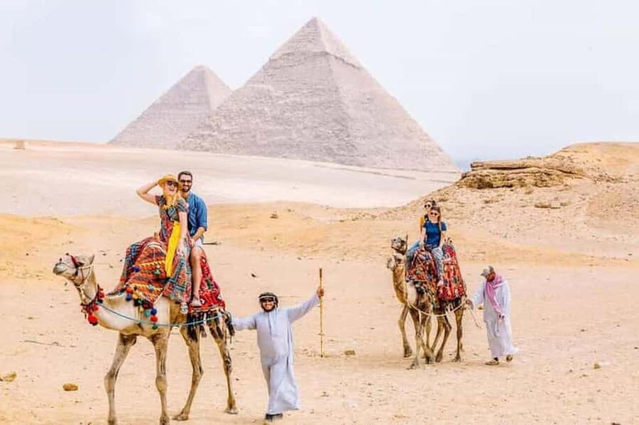 Sharm El-Sheikh: Full-Day Tour of Cairo and Pyramids by Bus - The Pyramids of Giza: Khufu, Khafre, and Menkaure