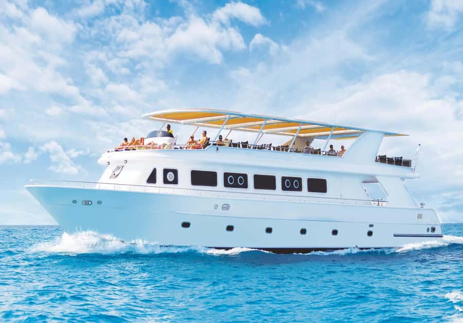Sharm el-Sheikh: Premium Ras Mohammed & White Island Cruise - Sailing toward Ras Mohammed National Park