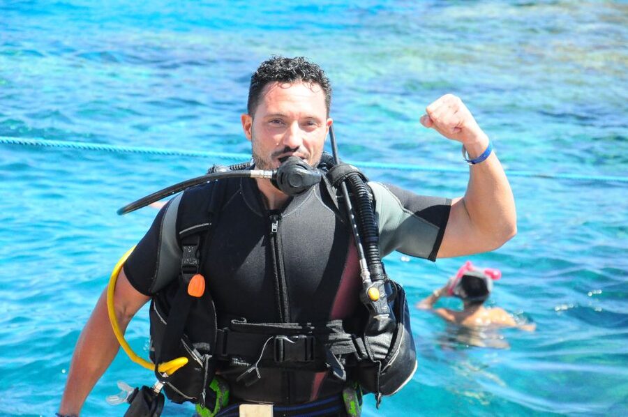 Sharm: Introductory Dive from the Shore & PADI Courses - Equipment, photos, lunch, and what to carry