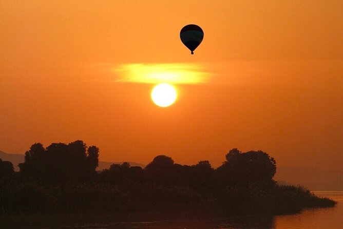 Sunrise Ballooning Luxor with Transfers Included - Sunrise from the basket