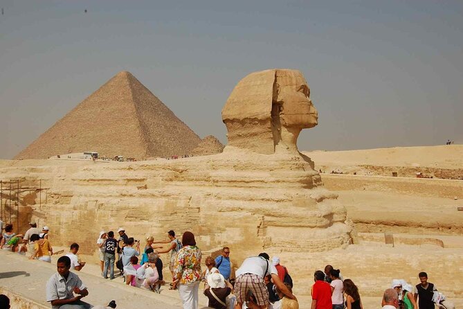 The pyramids & Museum day tour - Giza in four hours: pyramids, Sphinx, and tombs