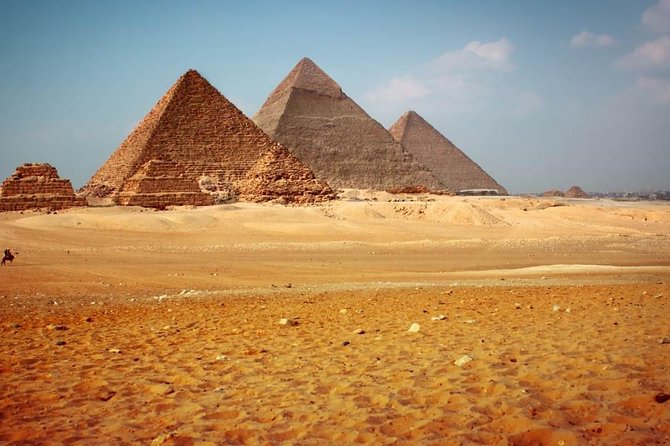 Top Attractions Tour in Giza Pyramids And Horse carriage With panoramic view - The guide can make or break the experience