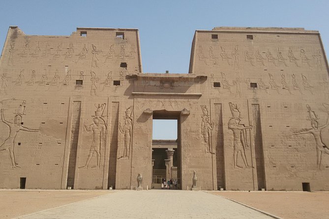 Transfer from Aswan to Luxor - Adding an Egyptologist for $45