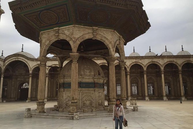 VIP 4Hour Islamic Cairo Private Tour Al Azhar and Khan Al Khalili - Al Hussein Mosque and Khan Al Khalili add a social side
