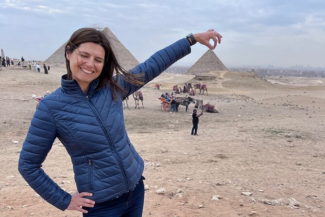 Vip Tour Giza pyramids, sphinx with Camel Ride and Vip lunch - Meeting the Great Sphinx and Valley Temple